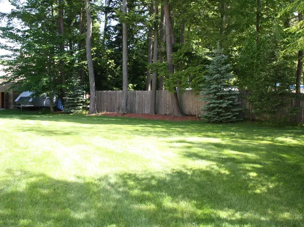 8 Border Winds Ave, Seabrook, NH 03874