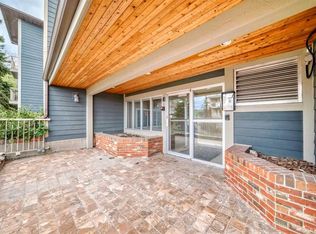 420 S 3rd Ave NE #204, Calgary, AB T2E0H6