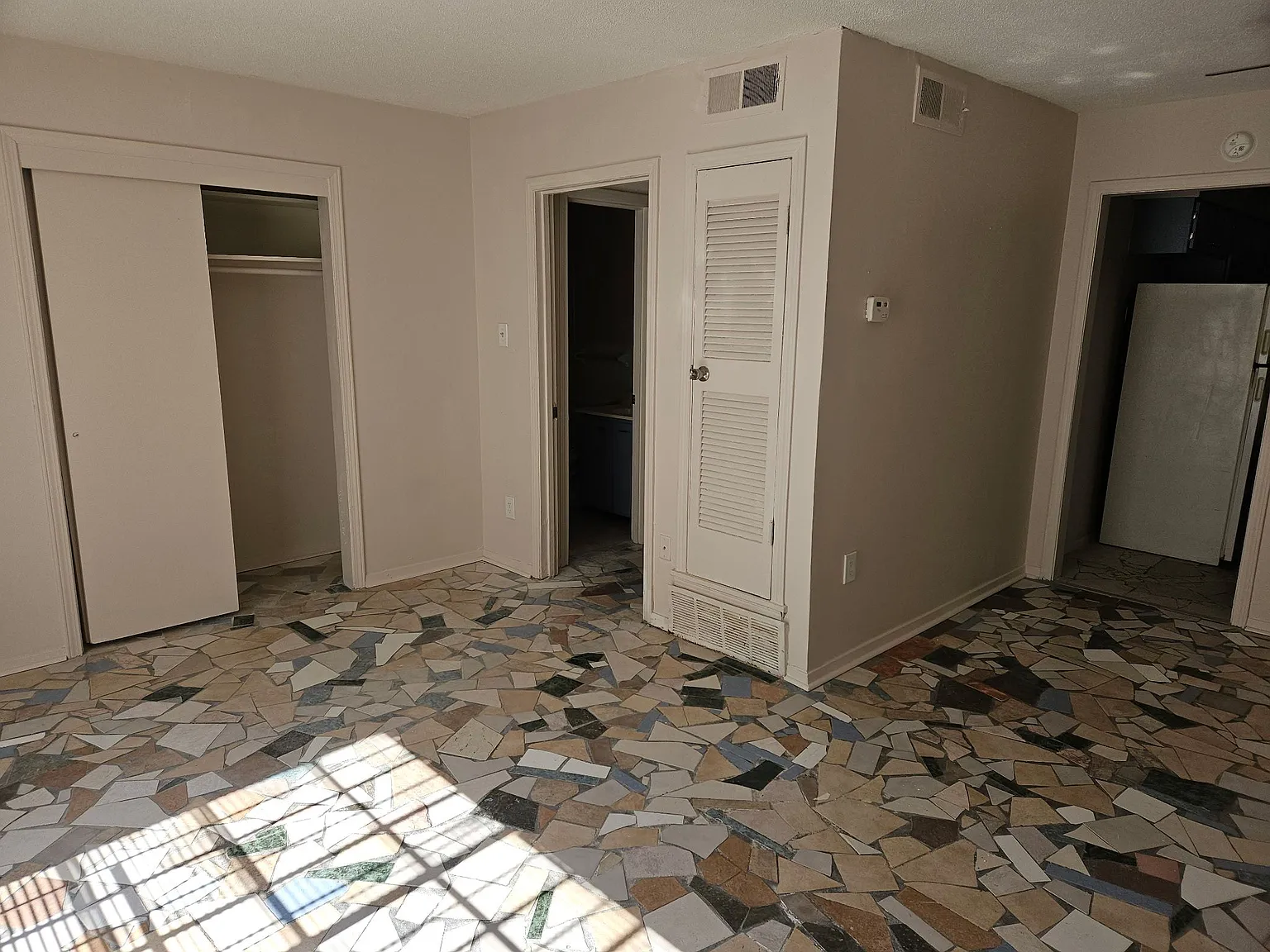 1 bed, 1.0 bath, 600 sqft, $700 — Photo 3
