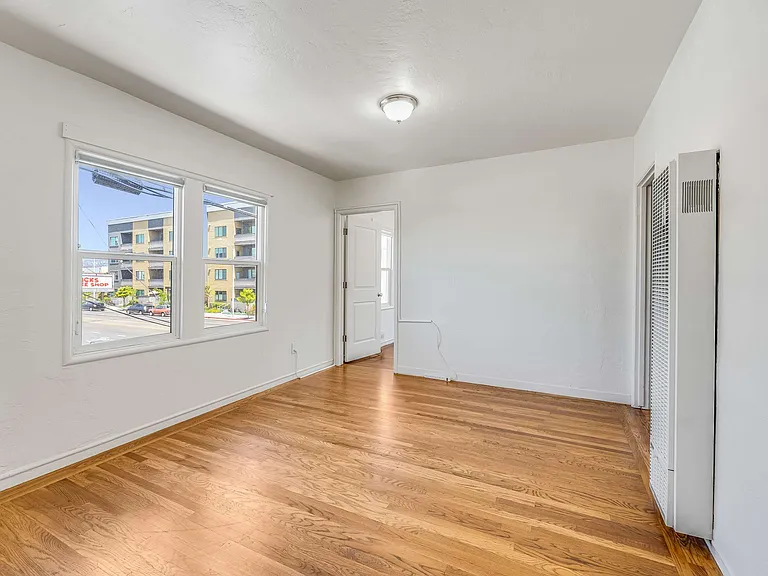 2339 Adeline St — Photo 13