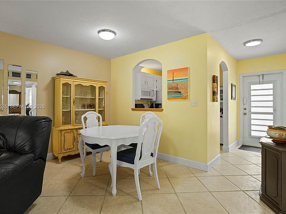 5th image of 4411 NW 16th St APT F201
