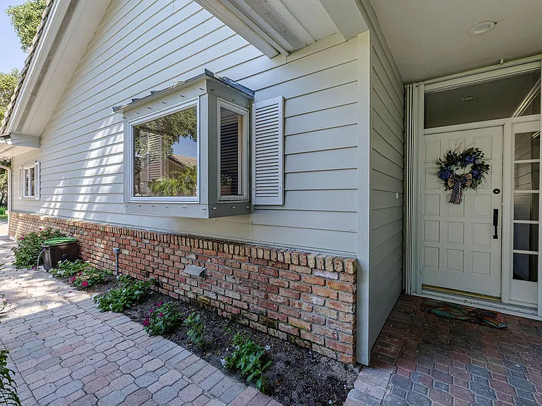 300 S Peppertree Dr — Photo 29