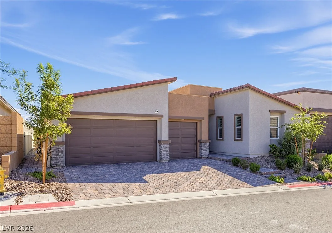 3 bed, 2.5 bath, 2667 sqft, $3,800 — Photo 3
