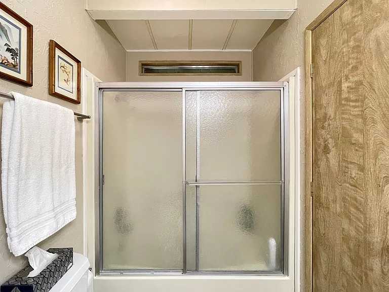 121 Ivy Ln — Photo 42