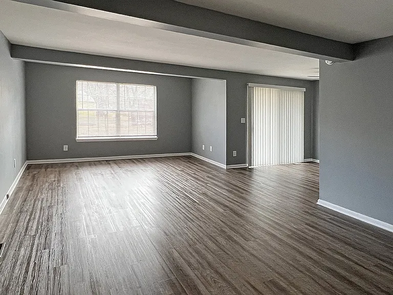 Woodland Apartments — Photo 8