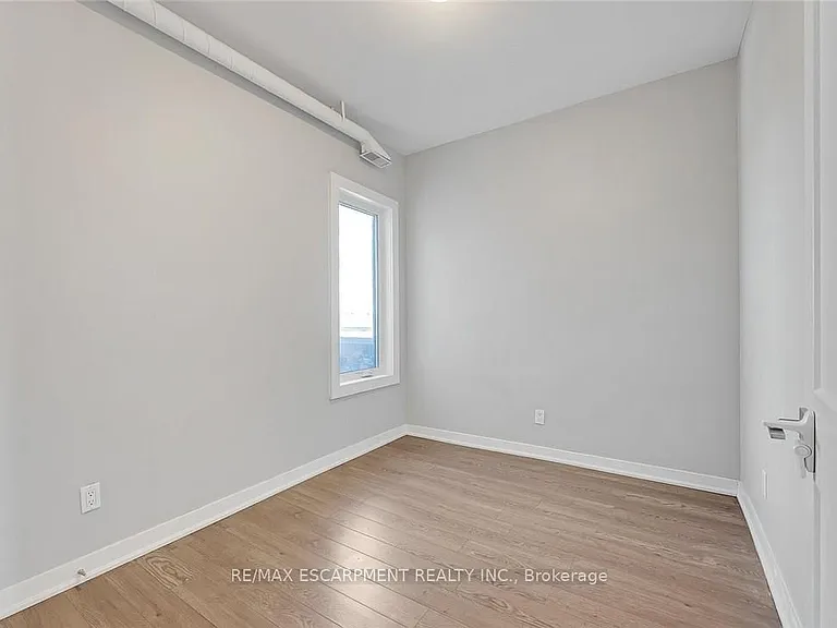 657 Barton St E #302 — Photo 15