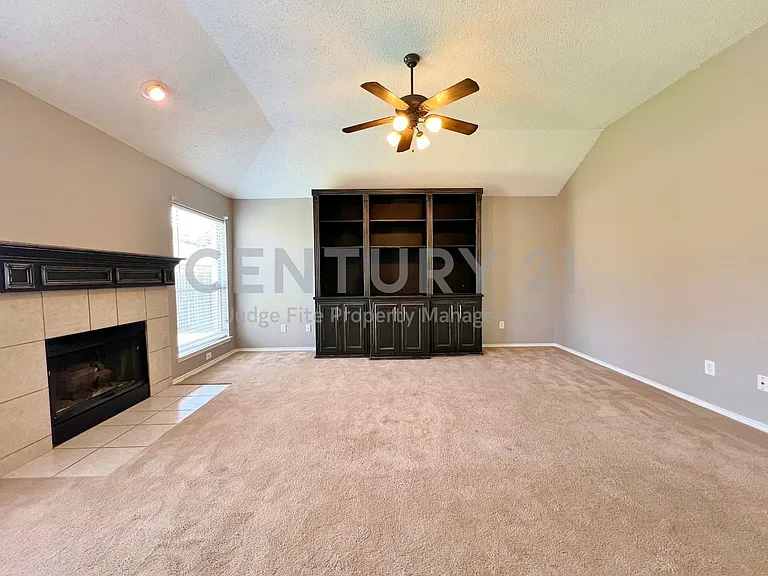 7700 Glenoaks Dr — Photo 6