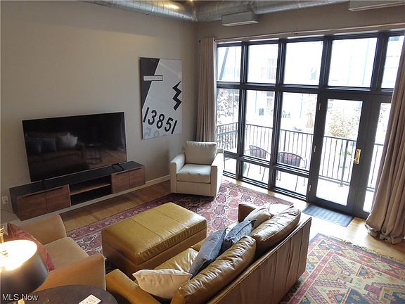 2nd image of 1951 W 26th St APT 206