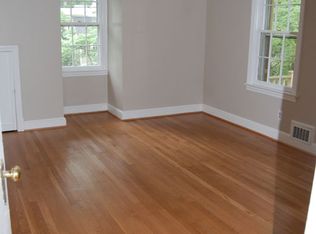 9008 Mohawk Ln, Bethesda, MD 20817