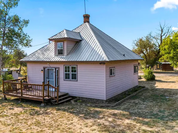 5125 W Burroughs Rd, Deer Park, WA 99006