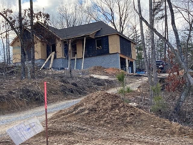 2nd image of 285 Timber Ct SE