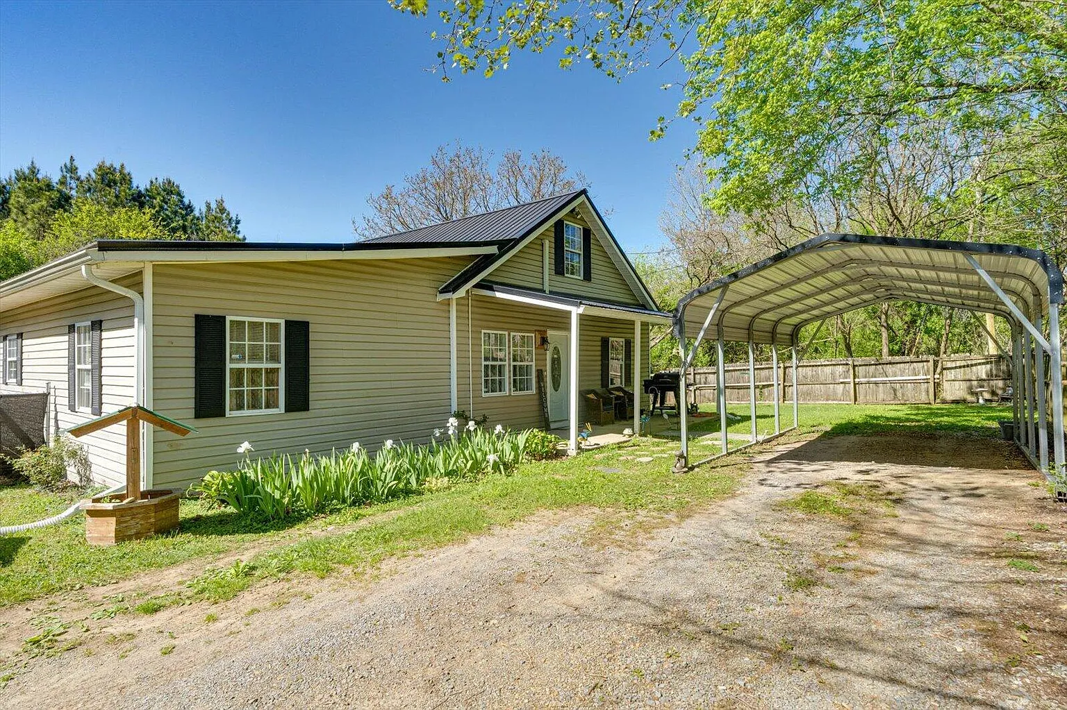 5810 Highway 151 photo 1