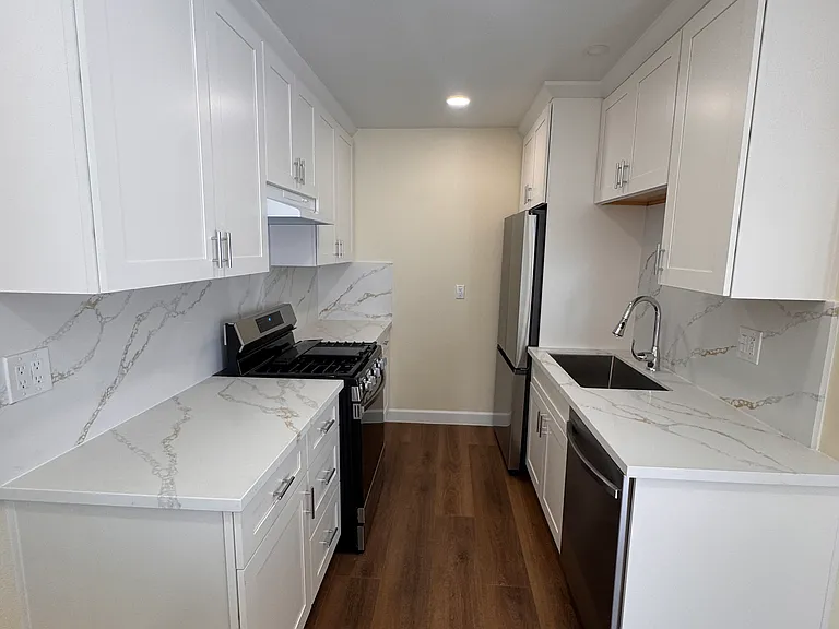15419 Cimarron Ave — Photo 6