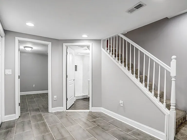 812 Burns St SE — Photo 17