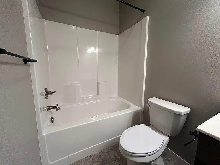 253 Lindemann Dr — Photo 19