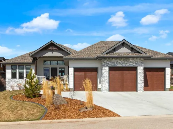 640 S Montclair Pl, Rocky View County, AB T4C 0A9