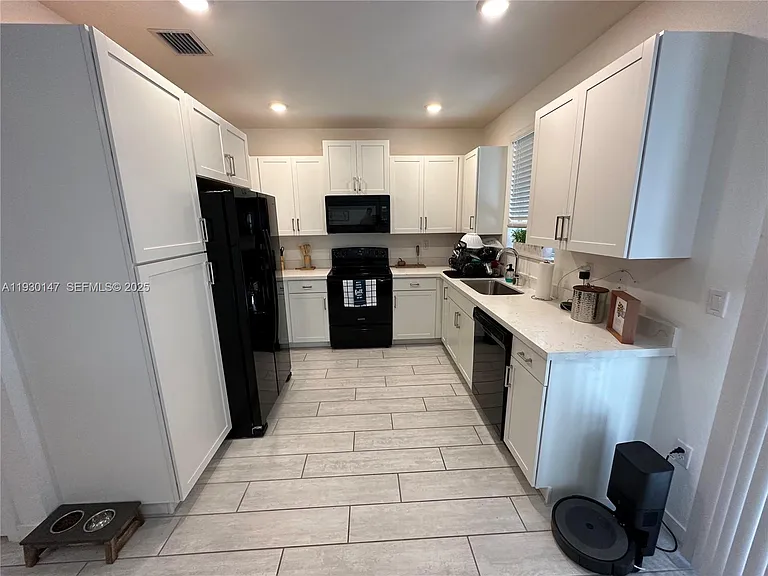 1030 SE 23rd Ter #1030 — Photo 12