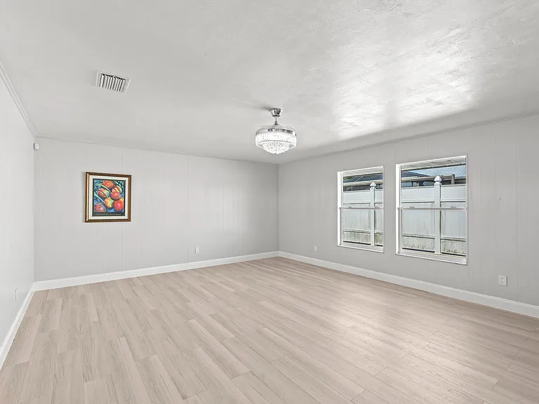534 E Del Monte Ave — Photo 18