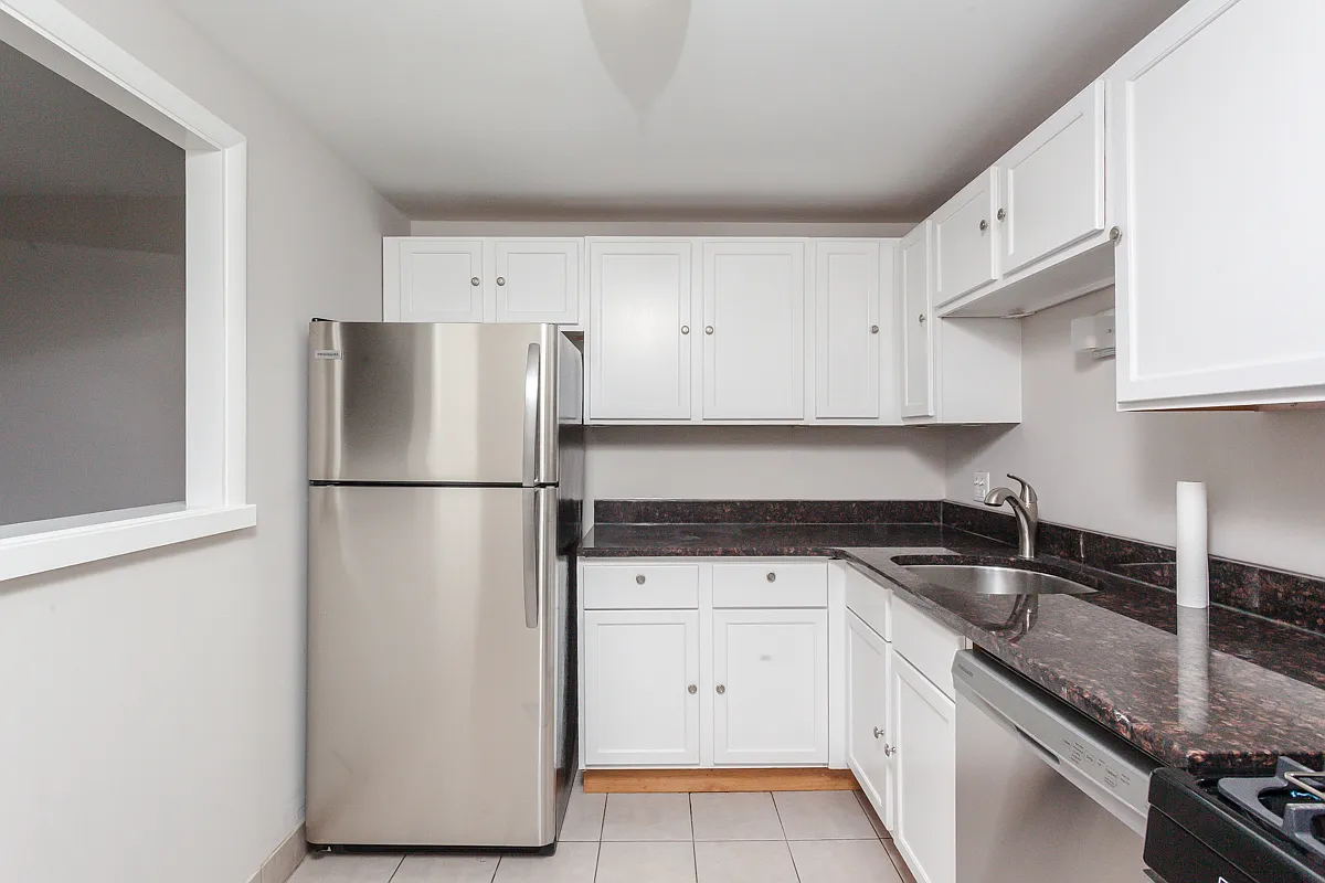 2 bed, 1.0 bath, 980 sqft, $1,850 — Photo 2