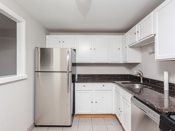 2nd image of 1460 Fairlane Dr APT 414