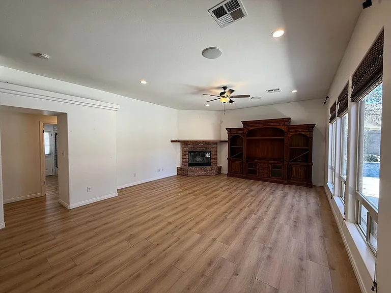 4309 Scribner Way — Photo 2
