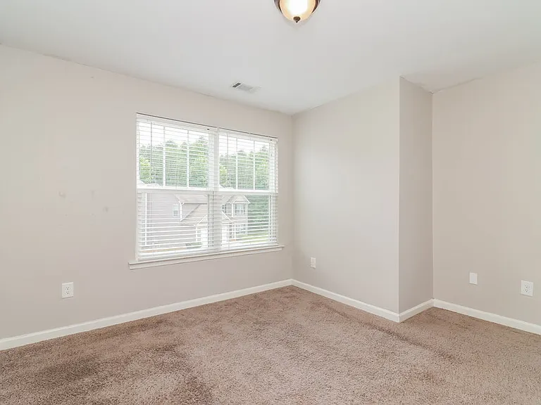 412 Fieldcrest Dr — Photo 14