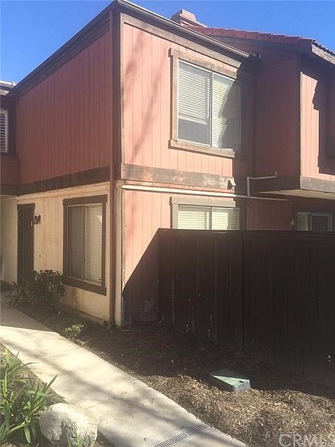 1st image of 1810 N Vineyard D Ave