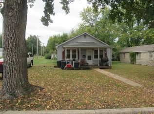 613 Grover St, Saint James, MO 65559