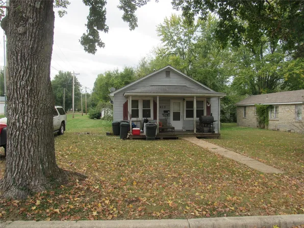 613 Grover St, Saint James, MO 65559