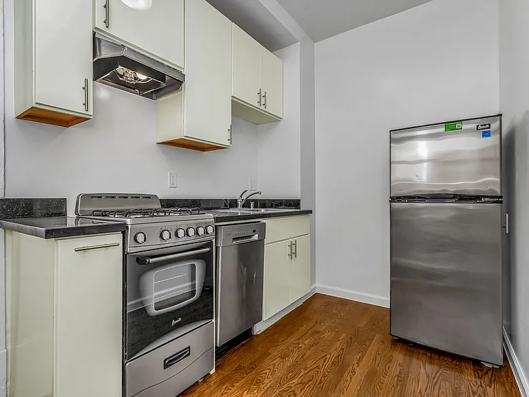 635 Ellis St — Photo 7