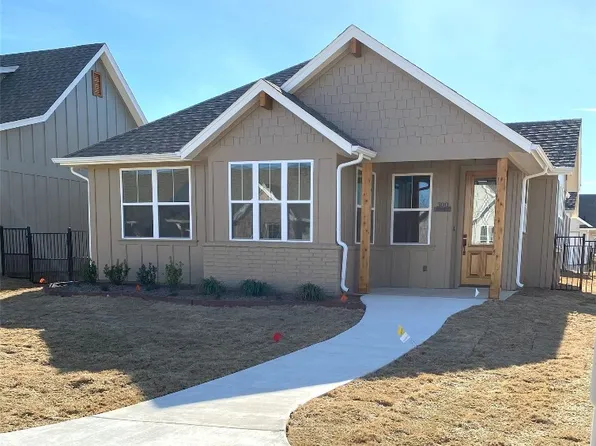 300 Westpark Ln, Granbury, TX 76049