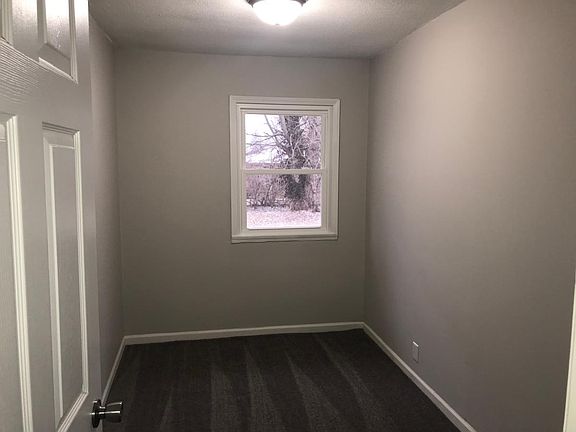 3rd image of 3202 N Priscilla Ave