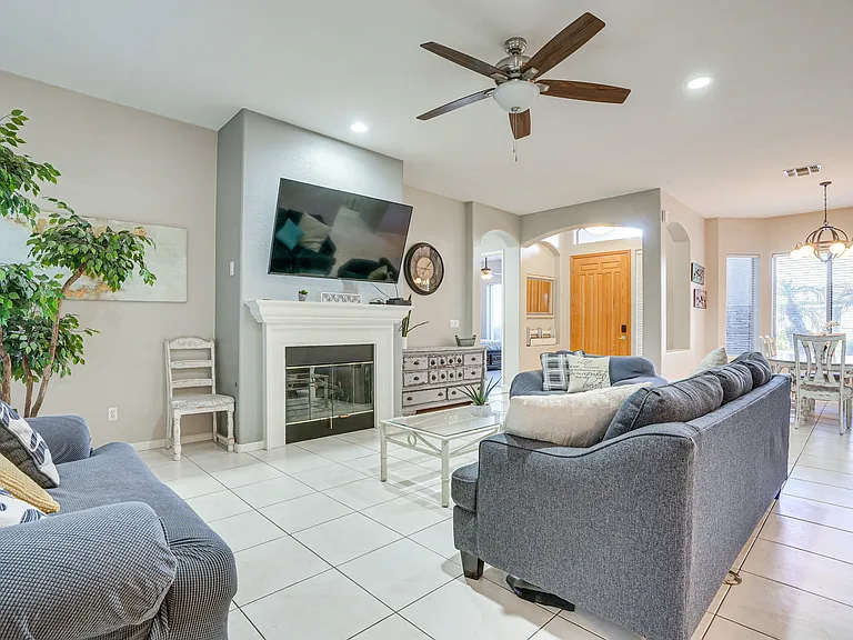 13387 W Coronado Rd — Photo 10