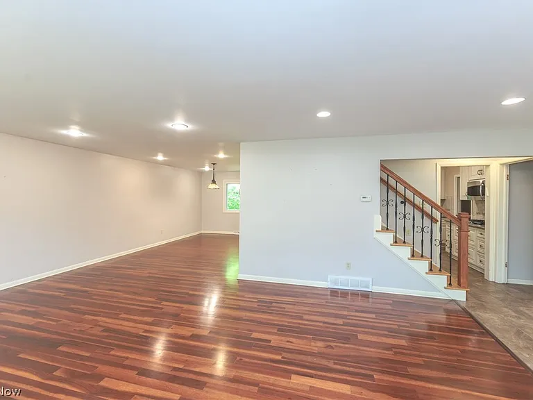 23721 Greenlawn Ave — Photo 4