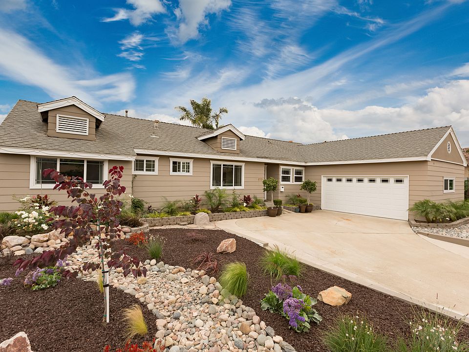 1st image of 8713 Encino Ave