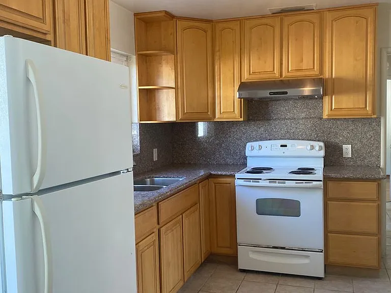 332 Pacific Ave — Photo 5