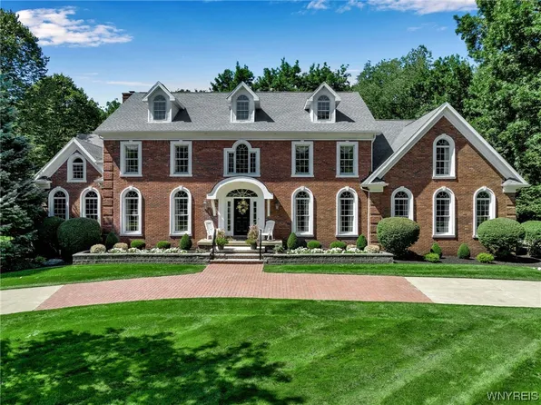 4974 Spaulding Dr, Clarence, NY 14031