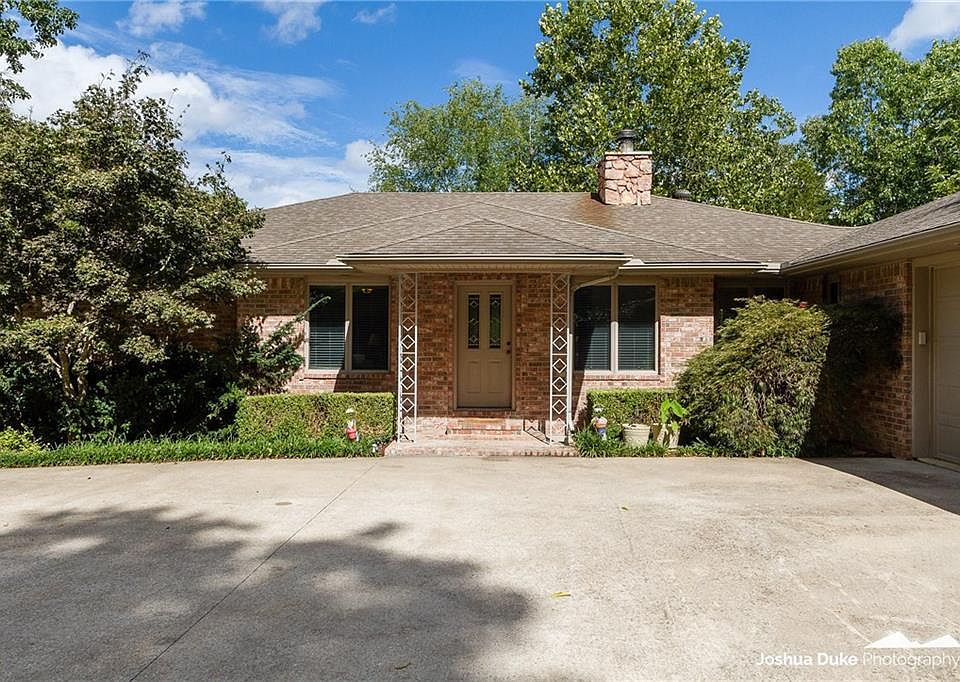 1st image of 9646 Brittany Ln