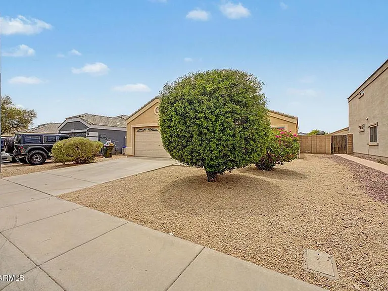 12749 W Sweetwater Ave — Photo 4