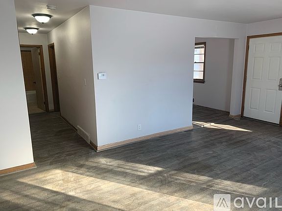 4th image of 2516 N Rockton Ave #3