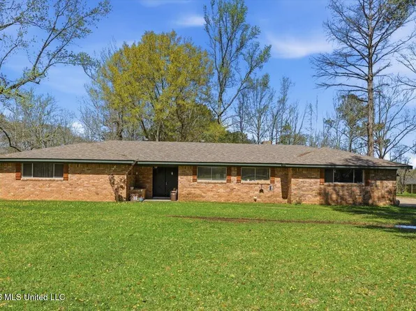1802 Old Highway 80, Forest, MS 39074