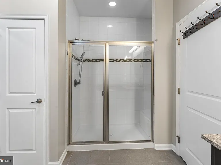 7570 Arundel Woods Dr — Photo 40