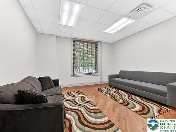 3rd image of 401 W Broad St