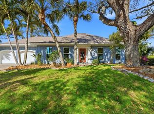 700 Tropical Cir, Sarasota, FL 34242