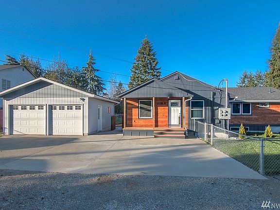 Unit A (faces South) leased thru April 21. Please do not disturb tenant in Unit A. 