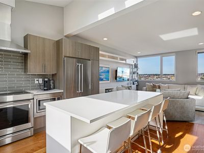 1230 W Emerson Street, Seattle, WA, 98119