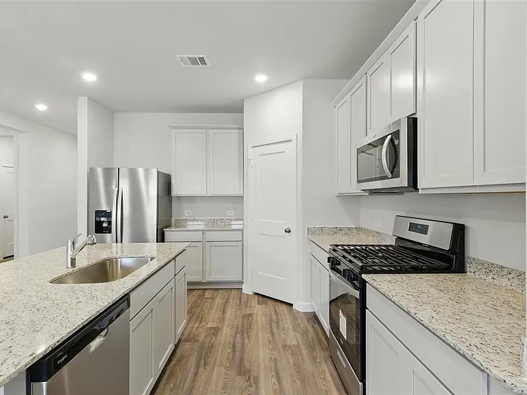 25187 Leather Leaf Ct — Photo 12