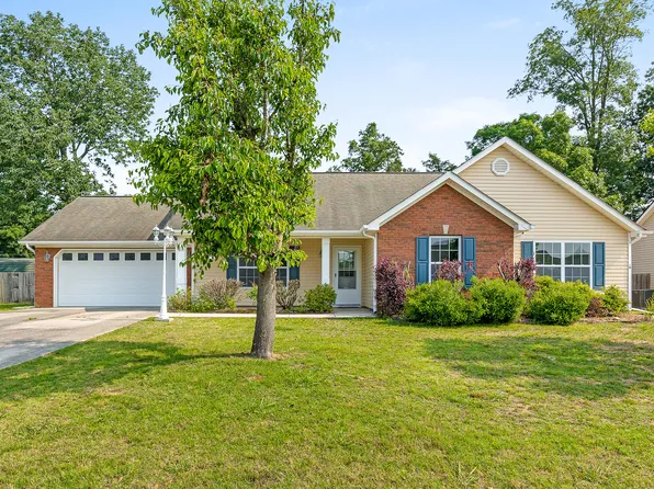 279 Century Station Dr, Rossville, GA 30741