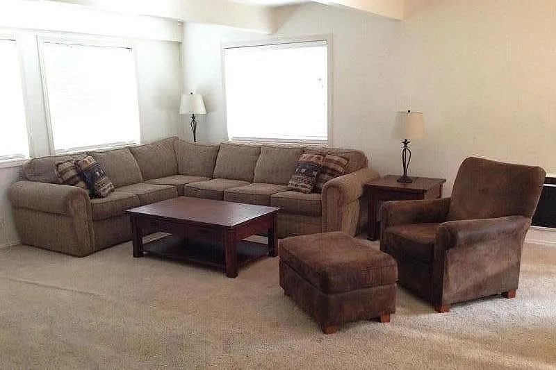 24 Horseshoe Dr — Photo 3