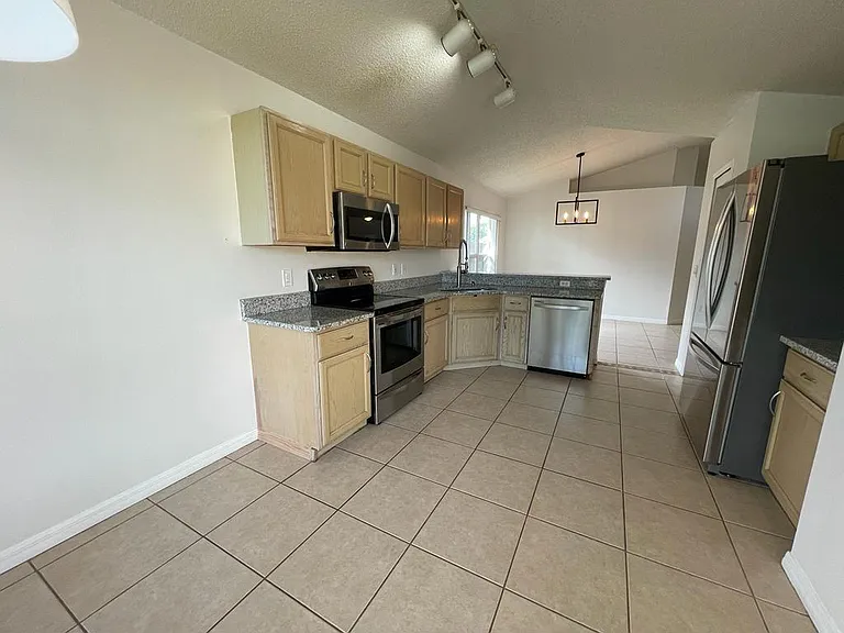 8231 Fort Thomas Way — Photo 10